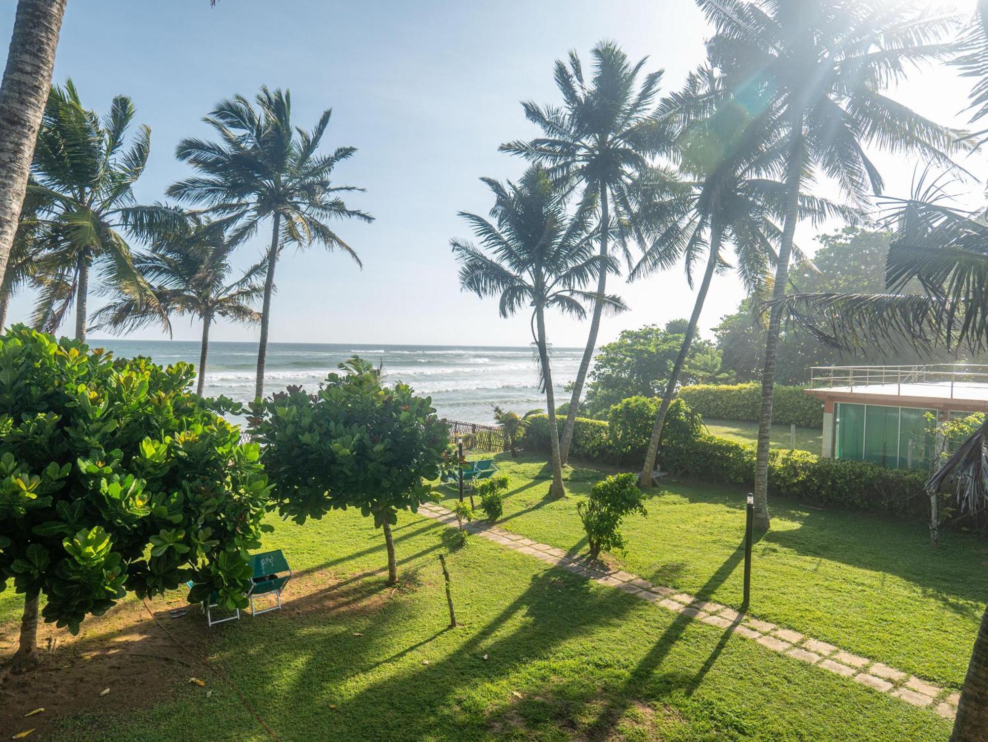 Amaya Beach Hotel Dikwella Exterior photo