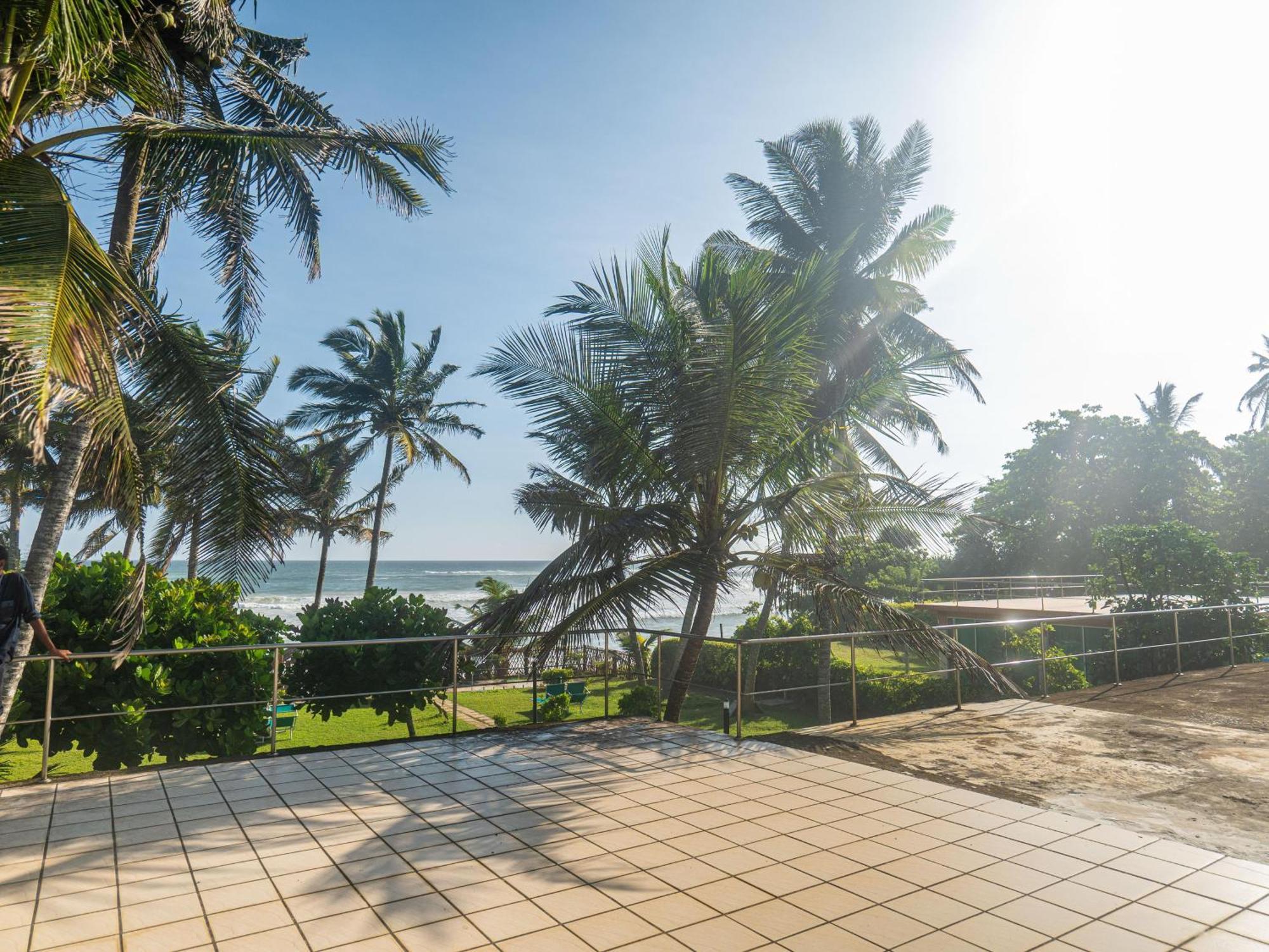 Amaya Beach Hotel Dikwella Exterior photo