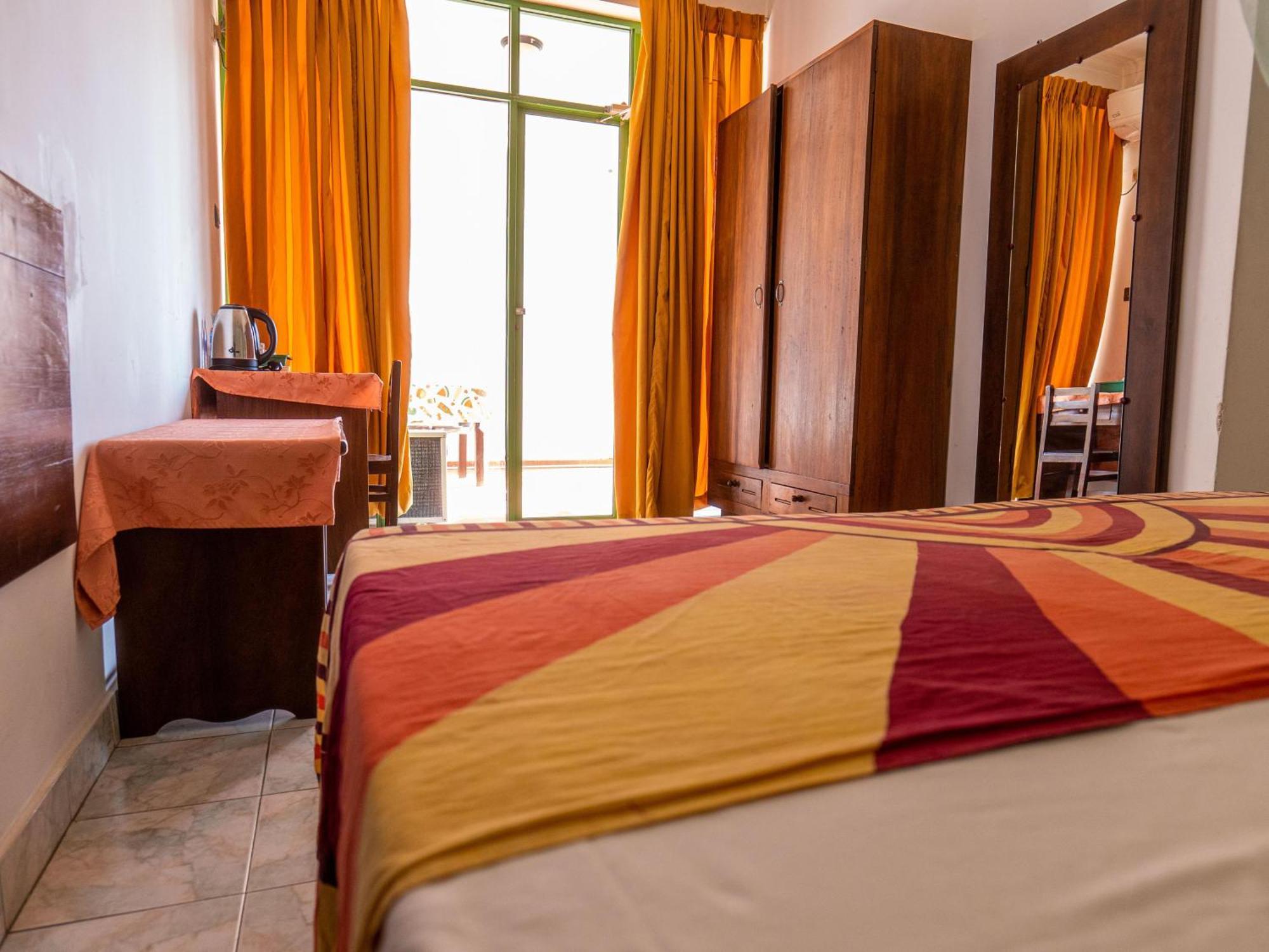 Amaya Beach Hotel Dikwella Exterior photo